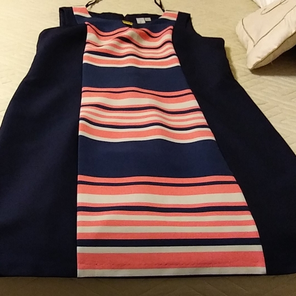 Sleeve less Dress - Picture 2 of 4